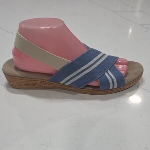 CHARLESTON SHOE CO. Striped Blue and Beige Sandals